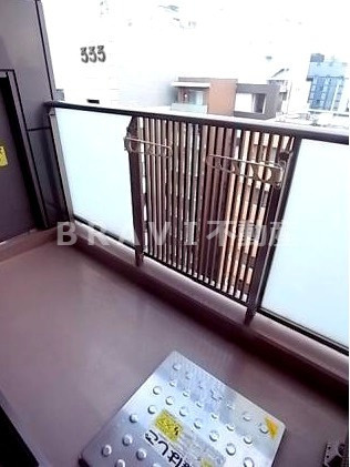 ネット内淡路町　BRAVI不動産のバルコニー|【ネット内淡路町】暖かな日差しのふりそそぐバルコニー