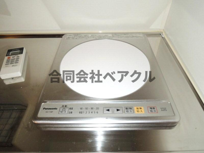 【キッチン】 | リファイン椥辻 | コンパクトなキッチンで掃除もラクラク