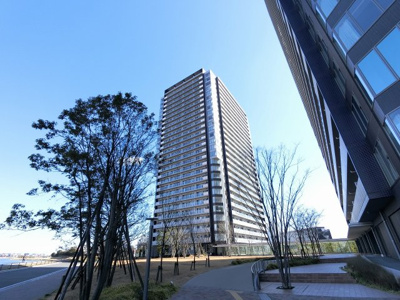 【外観】 | リヴァリエＣ棟 | 京急大師線「港町」駅より徒歩2分