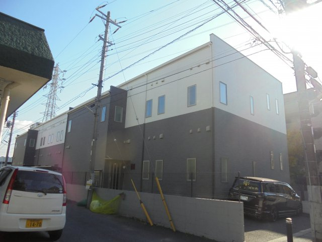 コンフォルト中山の外観