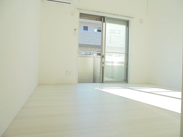 コンフォルト中山の居間・リビング