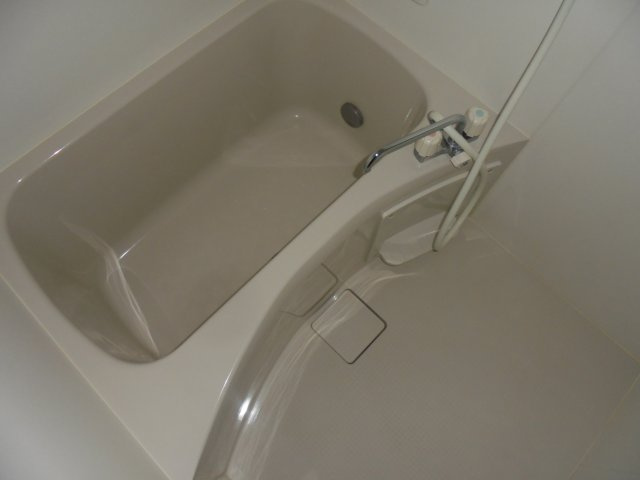 コンフォルト中山の浴室