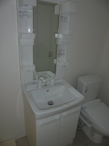 コンフォルト中山の独立洗面台