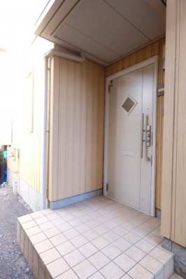【エントランス】 | 【シャーメゾン】貝塚町戸建貸家　E棟 | おしゃれな扉ですね。