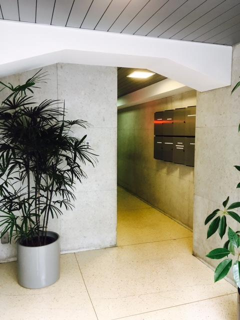 光輪会館のエントランス