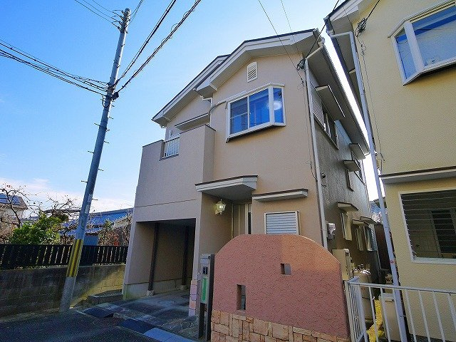 西田一戸建の外観|おしゃれな外観です。