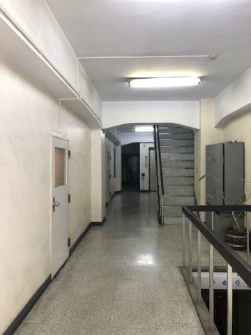 大湯ビルのロビー