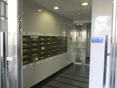 【エントランス】 | ステイタス武蔵野 | オートロック付きで、ポストもダイヤル式です