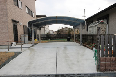 【駐車場】 | 高島市安曇川町青柳1650-14 戸建て | カーポート付の駐車場
