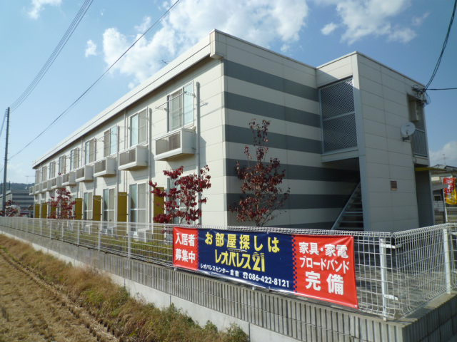 倉敷市上東のアパートの外観