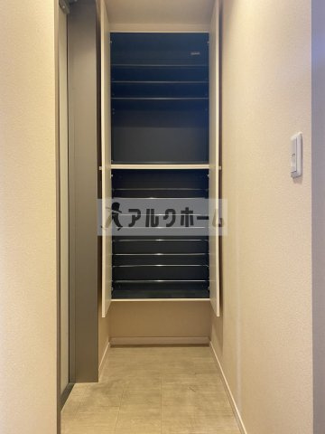 メゾンメルヴェイユの玄関