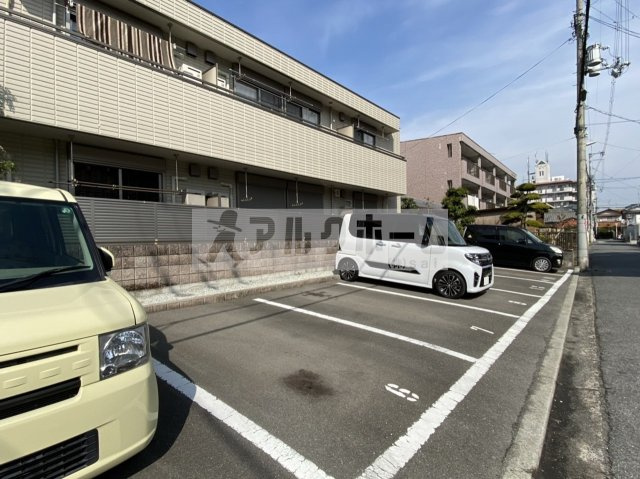 メゾンメルヴェイユの駐車場|メゾンメルヴェイユ（堅下駅・JR柏原駅）　駐車場