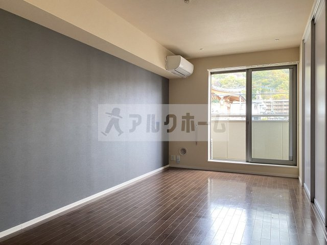 メゾンメルヴェイユの居間・リビング