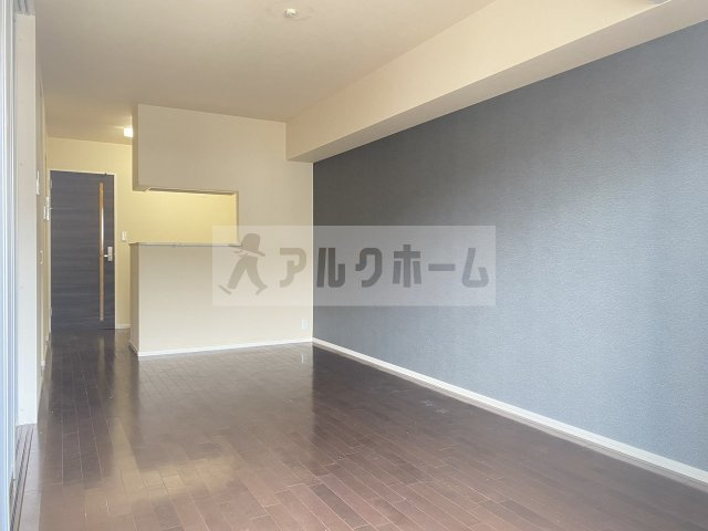 メゾンメルヴェイユの居間・リビング