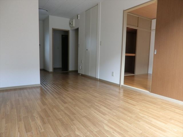 サンライフ大山Bの居間・リビング