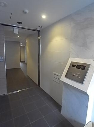 レオンコンフォート谷町六丁目　BRAVI不動産のエントランス|【レオンコンフォート谷町六丁目】清潔なエントランスです