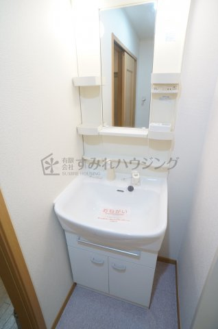リバーサイドメゾン荒牧の独立洗面台|参考、同建物・反転間取りの号室