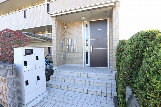 セゾントレビナのエントランス