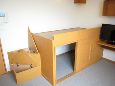 【その他】 | ＣＩＥＬ | 机、椅子２脚付き（机は折りたためます）