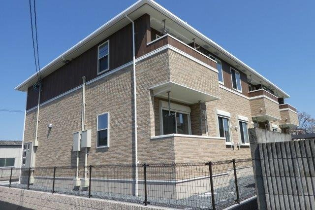 総社市井尻野のアパートの外観