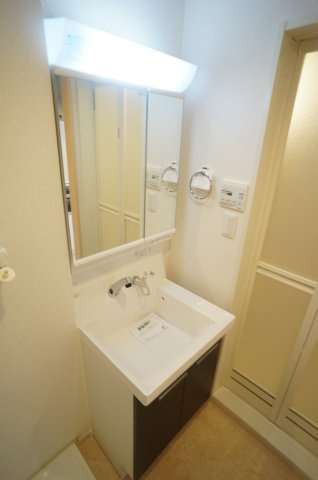 パークサイド宝塚の独立洗面台|参考、同建物・反転間取りの号室