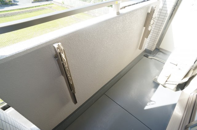 パークサイド宝塚のバルコニー|照明付き
参考、同建物・反転間取りの号室