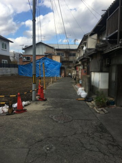 【前面道路含む現地写真】
