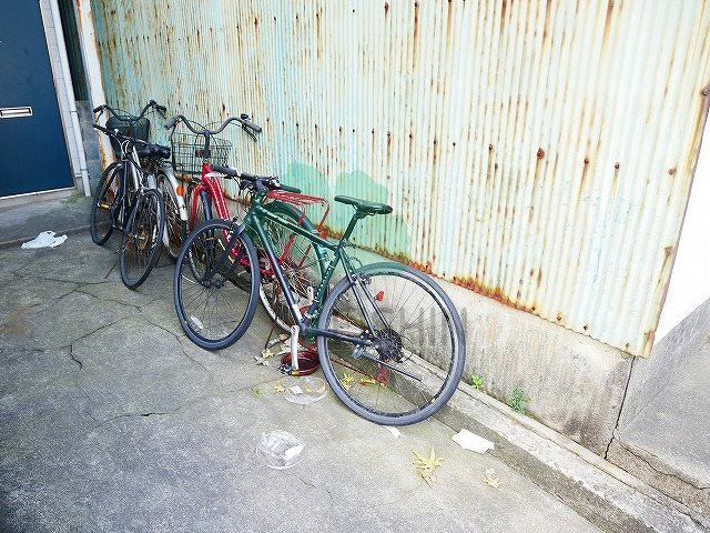 コンフォートヒルズ吉塚の駐車場