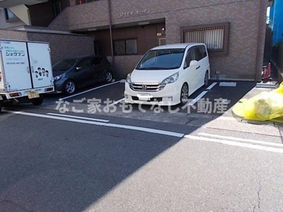 【駐車場】 | ロイヤルガーデン