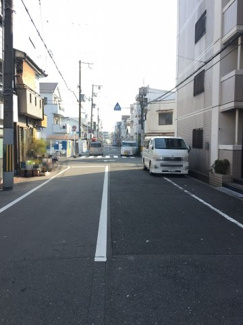 【前面道路含む現地写真】