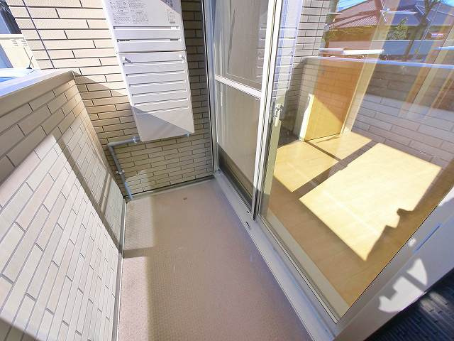 パルスクエアのバルコニー|暖かな日差しのふりそそぐバルコニー