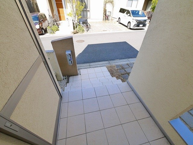 三碓5丁目戸建のエントランス