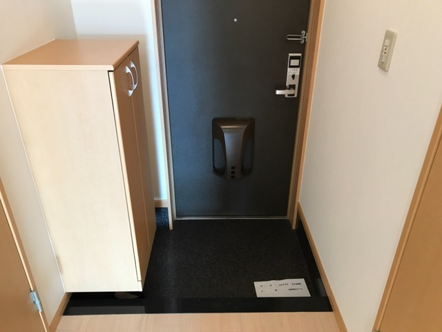 サン・フレールの玄関