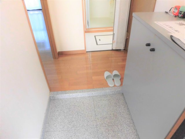 メゾン向日葵の玄関