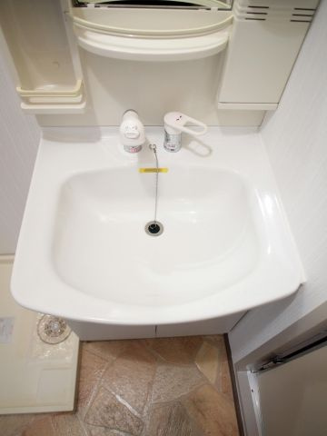 MEGA DOME WESTの独立洗面台