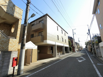 【外観】 | フォルム上池台 | 3階部分、南東角部屋につき通風・採光良好です！