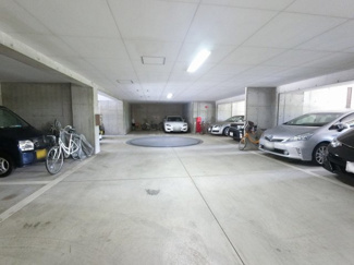 【駐車場】