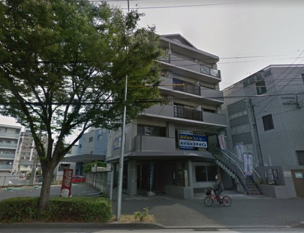 アルファービル井尻の駐車場