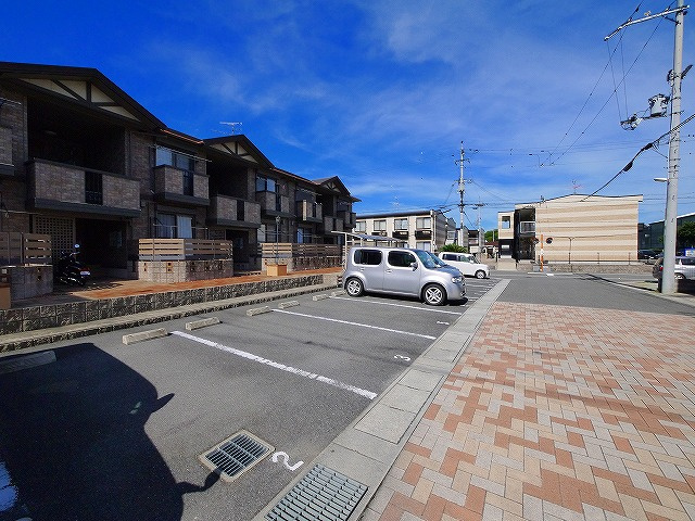 グランシャリオ（八条）の駐車場|駐車場完備です