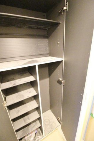 セイワパレス玉造上町台　BRAVI不動産の玄関|【セイワパレス玉造上町台】こまごまとしたものを収納できそうですね