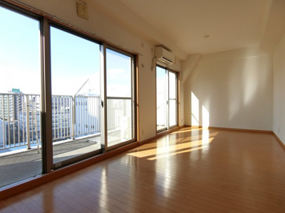 【居間・リビング】 | ロイヤル梅田シティ