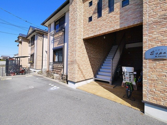 エスポワール（法華寺町）のエントランス