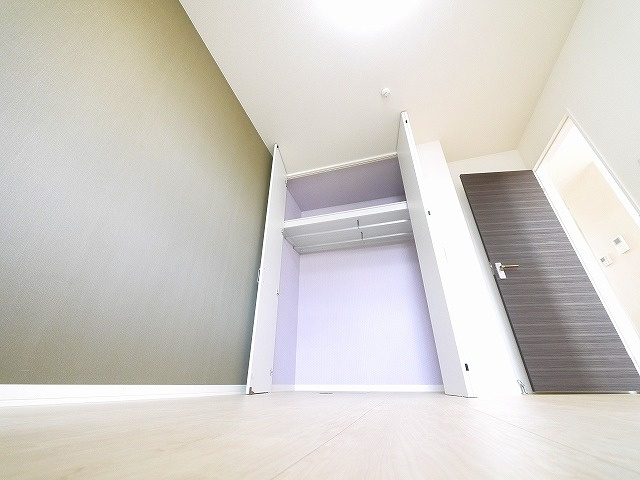 エレガンシア（法華寺町）の収納