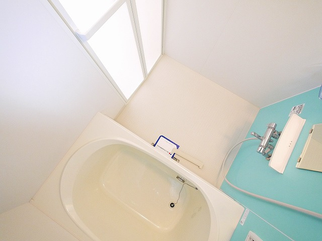 エレガンシア（法華寺町）の浴室