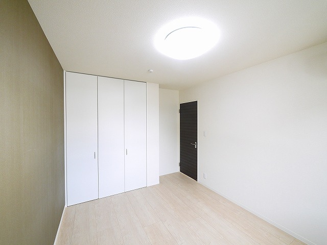 エレガンシア（法華寺町）の寝室