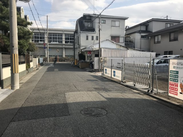 芦屋市南宮町土地　約35坪の前面道路含む現地写真