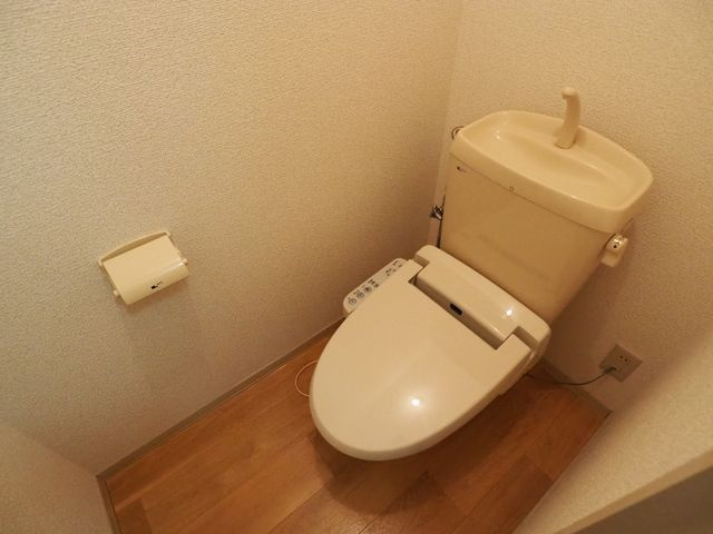 【トイレ】 | グリーンゲーブルスＢ棟 | 落ち着いた色調のトイレです