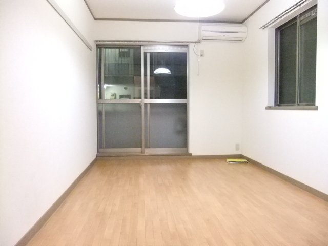 メゾン　ドリュの洋室|広い洋室7帖