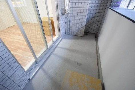 セイワパレス京町堀　BRAVI不動産のバルコニー|【セイワパレス京町堀】外からの目が気にならないバルコニーで洗濯物が干せます