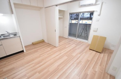 セイワパレス京町堀　BRAVI不動産の居間・リビング|【セイワパレス京町堀】おしゃれな居間です